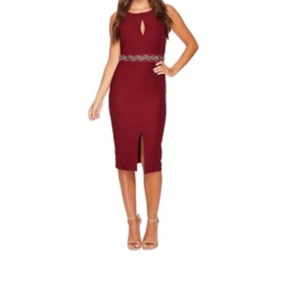 Romeo & Juliet Couture Dress In Wine Burgundy With Sequin Accent And Keyhole - Picture 2 of 11